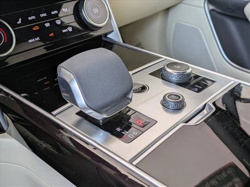 Used 2023 Land Rover Range Rover SE AWD/4WD image 13