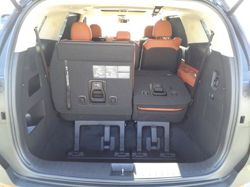 Used 2025 Kia Carnival SX Prestige FWD image 15