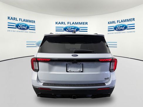 New 2026 Ford Explorer ST-Line w/ ST-Line Street Pack RWD image 4