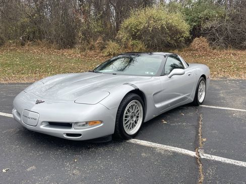 Used 1999 Chevrolet Corvette Coupe image 7