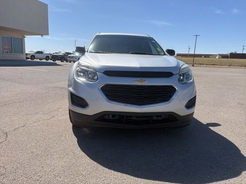 Used 2017 Chevrolet Equinox LS image 3