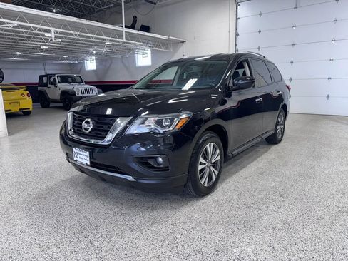 Used 2017 Nissan Pathfinder SV image 7