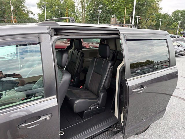 Used 2019 Dodge Grand Caravan SXT FWD image 5
