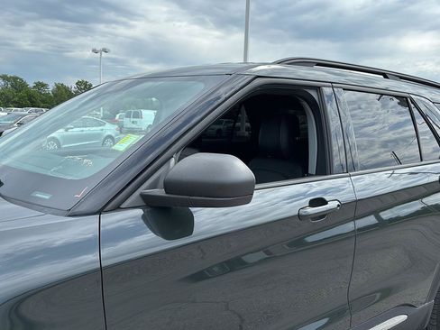 Used 2023 Ford Explorer XLT w/ Equipment Group 202A AWD/4WD image 7