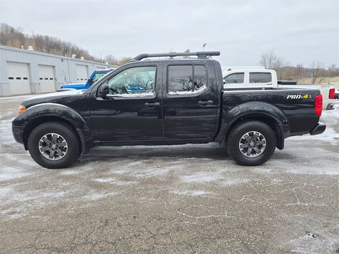 Used 2021 Nissan Frontier PRO-4X w/ Pro-4x Utility Package image 7
