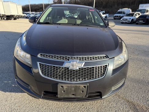 Used 2014 Chevrolet Cruze LS image 2