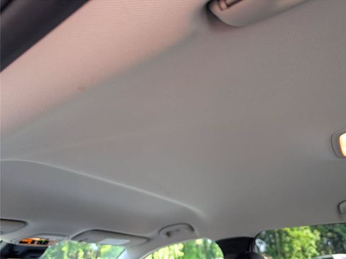 Used 2025 Chevrolet Trax LT FWD image 30