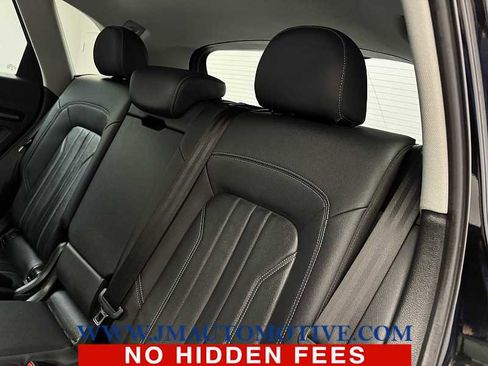 Used 2022 Audi Q5 2.0T Premium w/ Convenience Package image 16