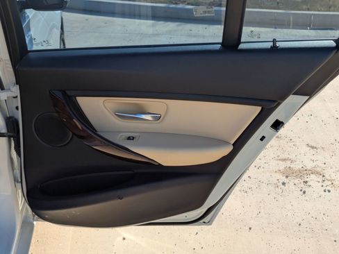 Used 2018 BMW 320i Sedan w/ Convenience Package image 26