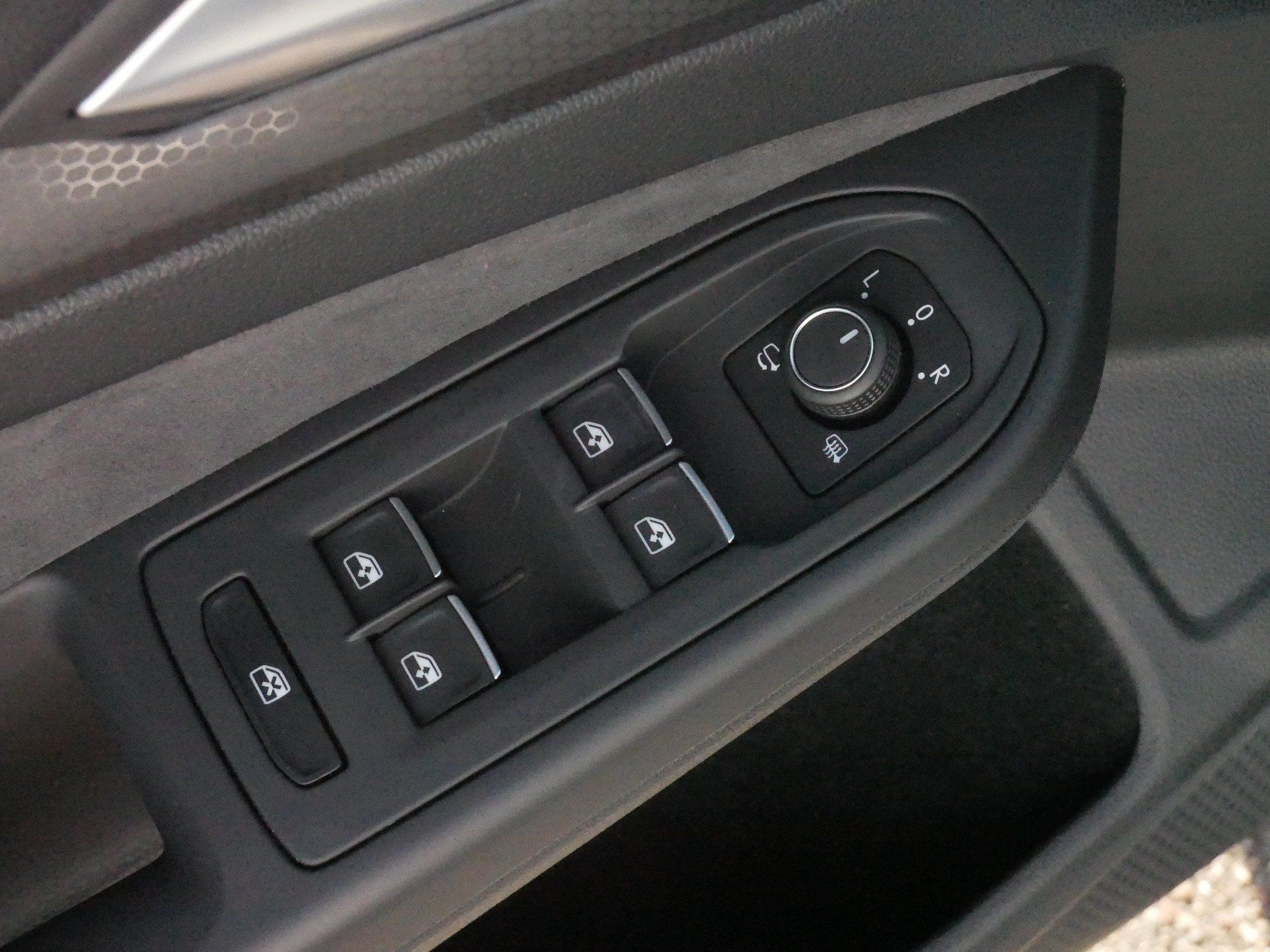 Certified 2024 Volkswagen GTI SE FWD image 15