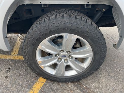 Used 2019 Ford F150 Platinum image 9