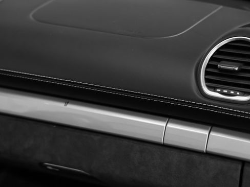 Used 2020 Porsche 718 Boxster Spyder image 25