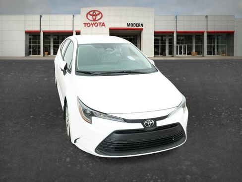 New 2026 Toyota Corolla LE FWD image 18