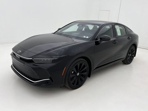 Used 2026 Toyota Crown Nightshade image 4