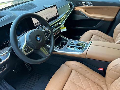 Certified 2025 BMW X7 xDrive40i w/ M Sport Package image 7