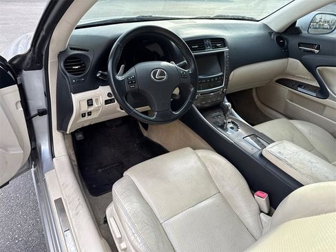 Used 2010 Lexus IS 250C image 8