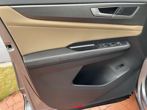 New 2026 Volkswagen Atlas Cross Sport SE FWD image 14