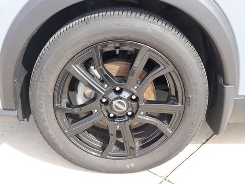 Used 2023 Nissan Kicks SR w/ SR Premium Package FWD image 25