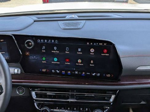 Used 2026 Chevrolet Traverse RS FWD image 18