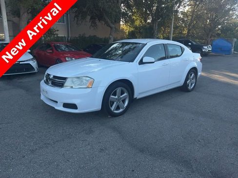 Used 2012 Dodge Avenger SXT image 1