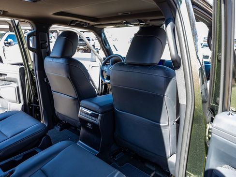 Used 2025 Lexus GX 550 w/ Accessory Package (Z1) image 29