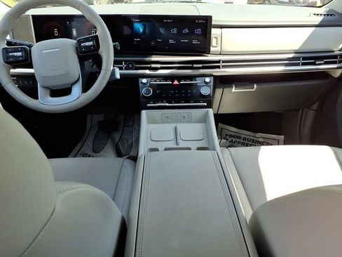 Used 2025 Hyundai Santa Fe SEL FWD image 16