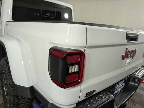 New 2026 Jeep Gladiator Rubicon AWD/4WD image 11