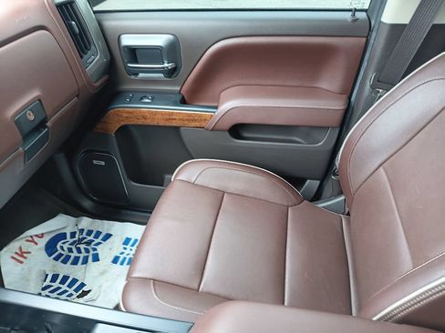 Used 2015 Chevrolet Silverado 1500 High Country w/ High Country Premium Package AWD/4WD image 14