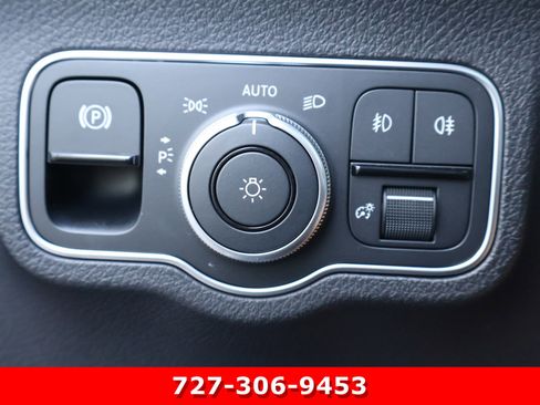 Certified 2024 Mercedes-Benz GLB 250 4MATIC w/ Driver Assistance Package image 24