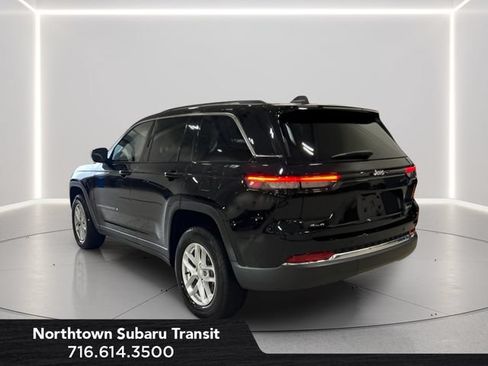 Used 2023 Jeep Grand Cherokee Laredo w/ Luxury Tech Group I AWD/4WD image 3