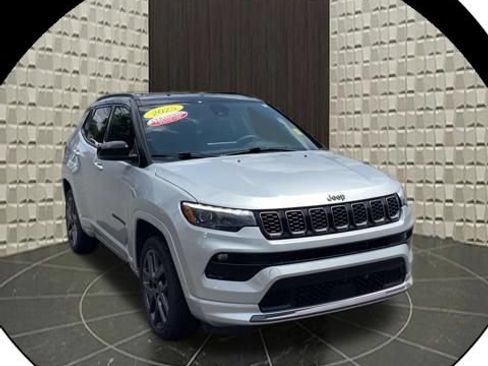 Used 2025 Jeep Compass Limited w/ High Altitude Package AWD/4WD image 1