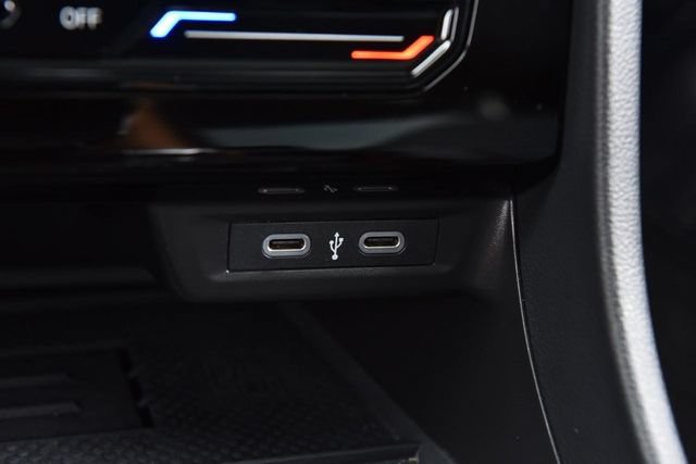 Used 2025 Volkswagen Jetta SE FWD image 16
