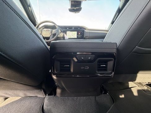 Used 2025 GMC Sierra 1500 AT4 w/ Technology Package image 29