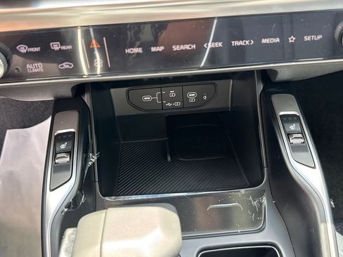 Certified 2025 Kia Sorento S w/ Panoramic Sunroof Package FWD image 31