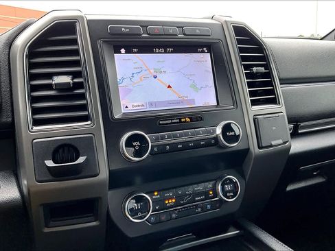 Used 2019 Ford Expedition XLT w/ Equipment Group 202A RWD image 35