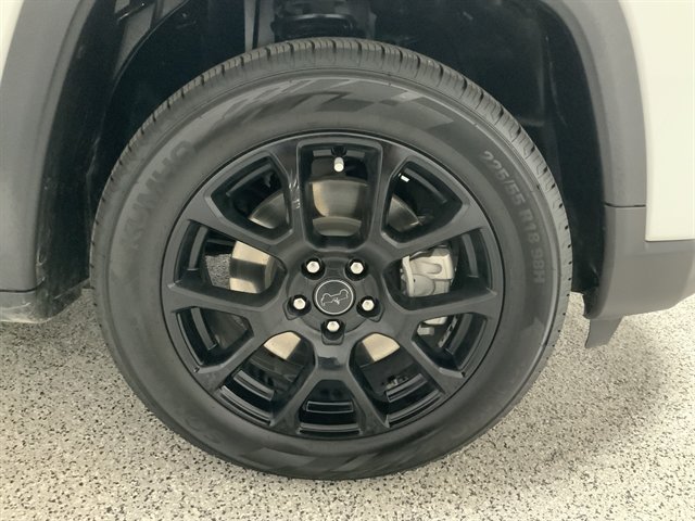 Used 2025 Jeep Compass Latitude w/ Altitude Special Edition AWD/4WD image 12