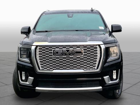 Used 2021 GMC Yukon XL Denali w/ Advanced Technology Package AWD/4WD image 4