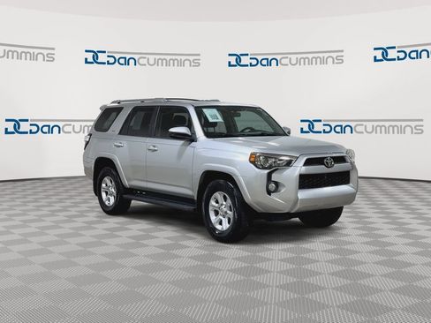 Used 2018 Toyota 4Runner SR5 RWD image 2