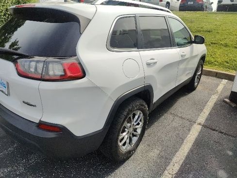 Used 2019 Jeep Cherokee Latitude Plus AWD/4WD image 14