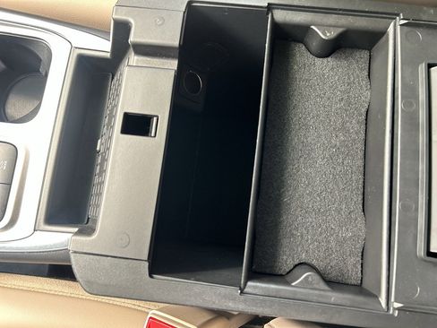 Used 2022 Ford Explorer XLT w/ Equipment Group 202A image 35