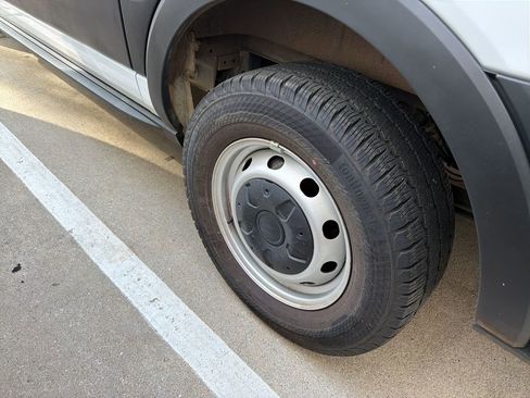 Used 2023 Ford Transit 150 Medium Roof image 5