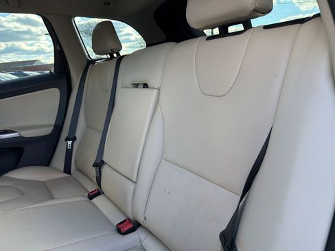 Used 2016 Volvo XC60 T5 Premier w/ Climate Package AWD/4WD image 25