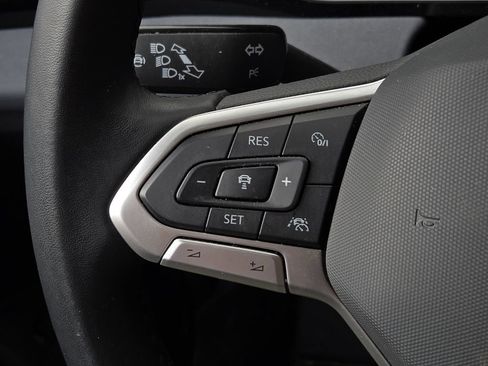 Used 2025 Volkswagen Jetta SE w/ Sunroof Package FWD image 21