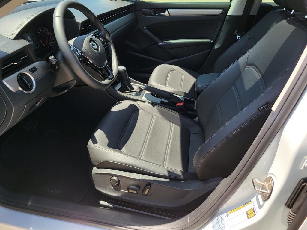 Used 2022 Volkswagen Passat 2.0T SE FWD image 19