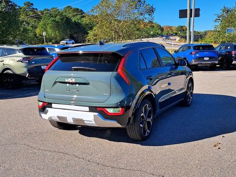 New 2025 Kia Niro EX Touring image 4
