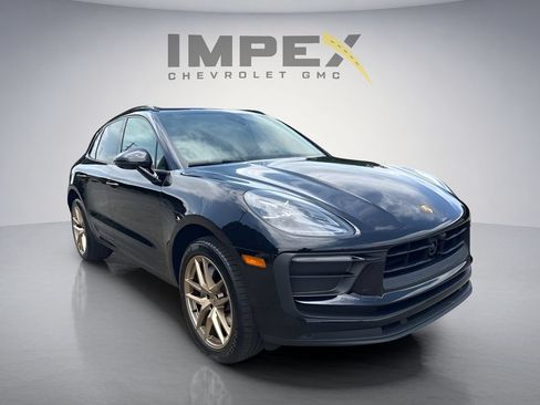 Used 2023 Porsche Macan AWD/4WD image 7