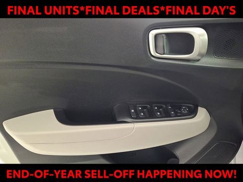 Certified 2024 Hyundai Venue SEL image 14