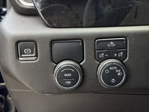 Used 2022 Chevrolet Silverado 1500 LT RWD image 24