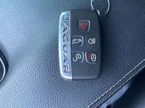 Used 2019 Jaguar F-PACE S image 46