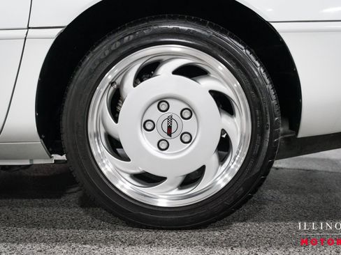 Used 1991 Chevrolet Corvette Convertible RWD image 10
